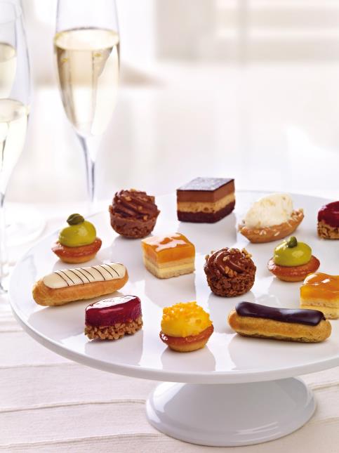 Les Petits Fours Sucrés.