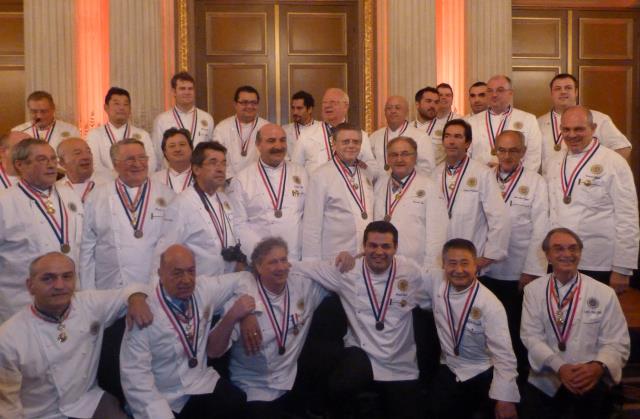Les membres du jury et l'ensemble des candidats de l'édition 2012.