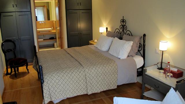 Les chambres privilégient le naturel sans faire l'impasse sur les incontournables Wi-fi gratuit, TV écran plat, climatisation, insonorisation…