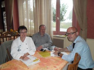 Doris Coppenrath, Roland Pilger (Pdt des Logis 19) et Michel Caillard (Dir.des 13 Vents de Tulle) :...