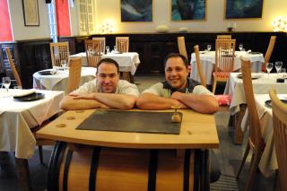 Les deux complices dans leur restaurant de 50 à 60 couverts