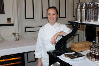 Depuis mai 2012, Virginie Basselot supervise la cuisine du restaurant, du bar, des banquets et du...