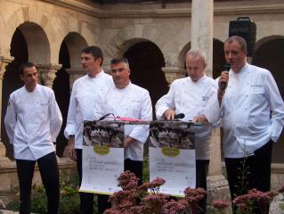 Les chefs lors de la présentation de l'association : (de gauche à droite) :  Julien Taurant,...