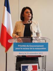 Ce contrat et sa rédaction sont donc apparus comme une pure affaire de communication et je dirais...