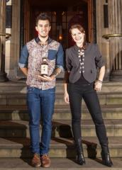 Le Français Amaury Guyot, vainqueur du Nikka Perfect Serve 2012 (à gche), et l'Allemande...