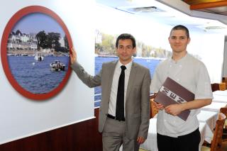 Stéphane Ozanne le directeur de l'hôter Center et David Bilcot le chef de cuisine, dans la salle du...