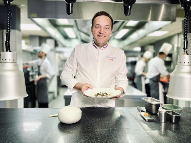 Emmanuel Renaut, MOF et chef du restaurant Flocons de Sel, 3 étoiles Michelin à Megève, sera la président de l'épreuve cuisine.