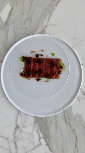 Ventrèche de thon maturée en kombu et sauce XO, une recette de Mauro Colagreco, étoilé Michelin au Ceto