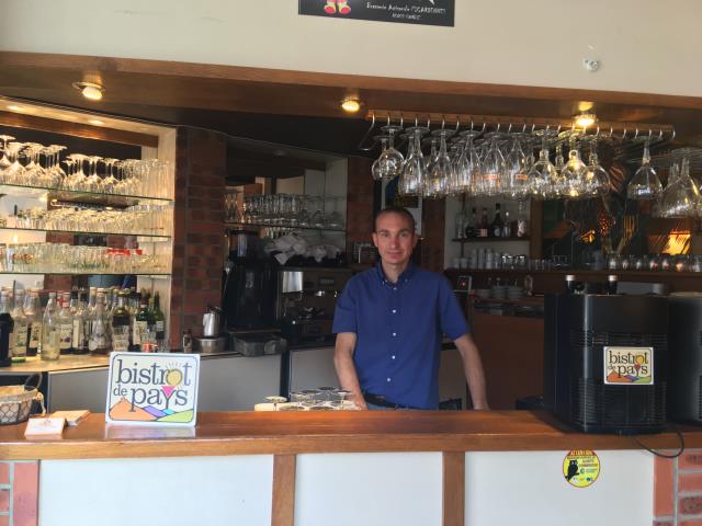 Guillaume Hermant, à la tête de l'Auberge du Village, labellisée Bistrot de Pays depuis 2020.