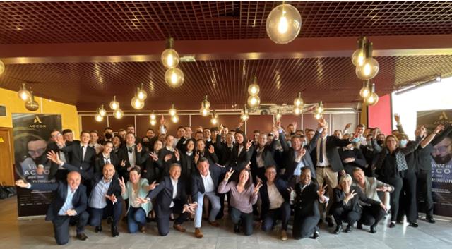 Toute la team Accor avec les étudiants et l'équipe éducative du L.T.H