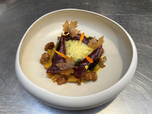 Berlingots de grison au parfum de sous-bois, risotto de butternut, est la recette de Clément Mengardon, catégorie 'professionnels'. Il monte sur la première marche du podium.