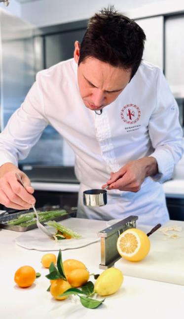 Sébastien Vauxion, chef pâtissier du groupe le K2 Collections et chef du restaurant Le Sarkara, 2 étoiles Michelin à Courchevel, présidera l'épreuve pâtisserie.