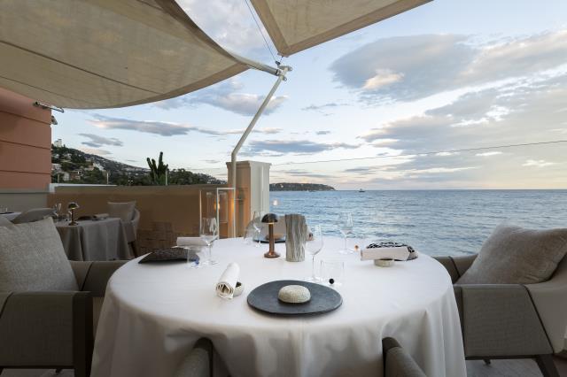 Marcel Ravin est notamment en charge du Blue Bay, le restaurant 2*Michelin du Monte-carlo Baa
