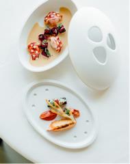 Le plat signature du chef : Homard de casier aux aiguilles de pin, Corail, betteraves, jus au...