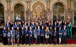 Les diplômés de la Luxury Hotelschool dans le Salon Opéra de l'InterContinental Paris Le Grand...