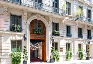 La façade Maison Delano Paris.