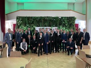 Les participants, les professeurs et membres du jury de l'édition 2022 du Concours général des métiers.