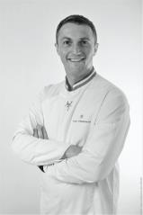 Luc Debove , nouveau directeur de l'École Ducasse-École nationale supérieure de pâtisserie...