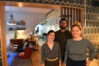 De gauche à droite, Clémence Collomb, Guillaume Chatelot et Noémie d'Hooge, les jeunes créateurs du...