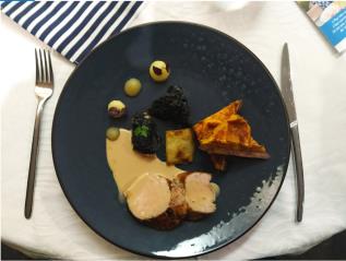 Filet mignon de porc au pommeau de Bretagne, croustille de pommes de terre, la carotte comme une...