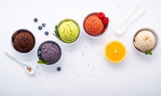 Les sorbets, essentiellement constitués de sucre, de fruits et d'eau, sont peu propices au...