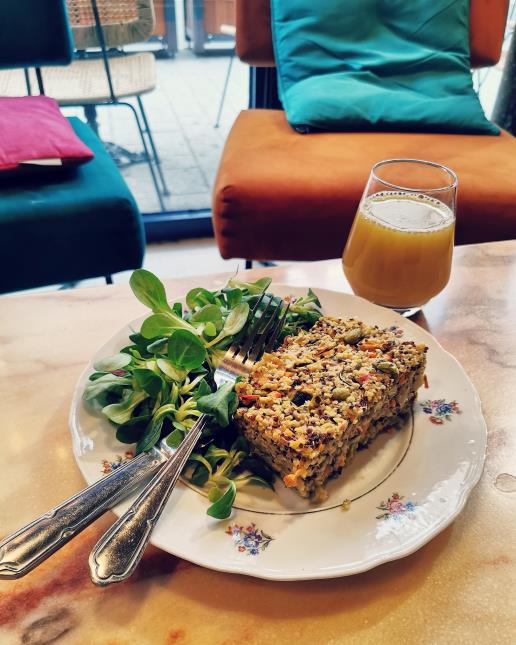 Gratin de quinoa et boulgour aux petits légumes.
