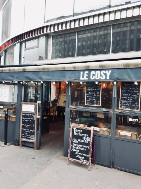 Le loyer du Cosy, brasserie de 260 m2 au pied de la tour Montparnasse, à Paris (XVe), s'élève à 10 700 euros par mois.