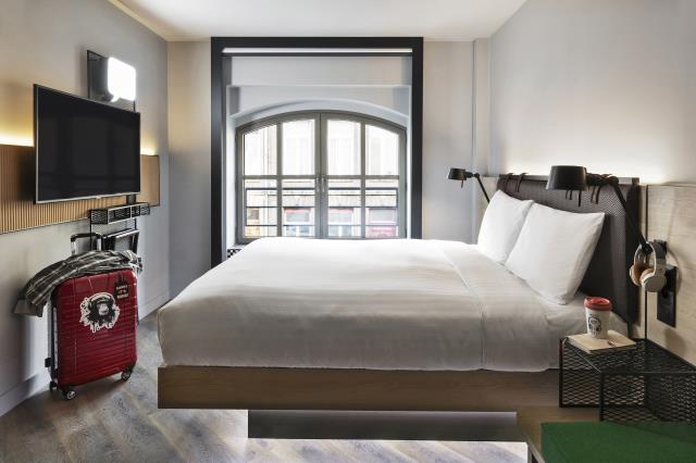 Une chambre du Moxy Lille City.