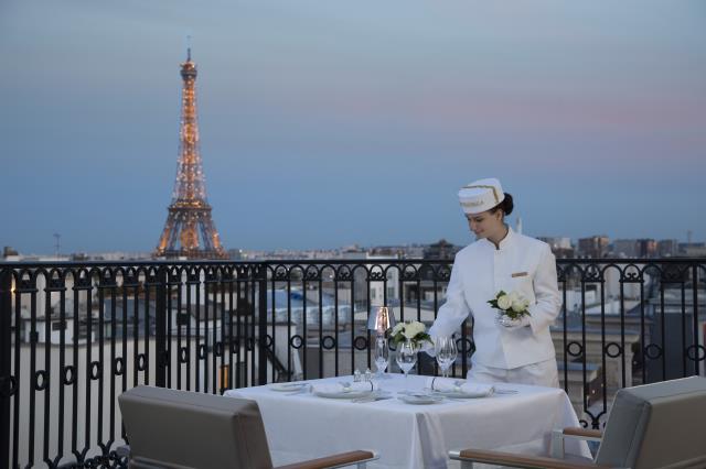 Selon l'étude de KPMG, rien que pour les palaces parisiens, « les pertes sur 2020 sont estimées à plus de 70% du chiffre d'affaires annuel ».