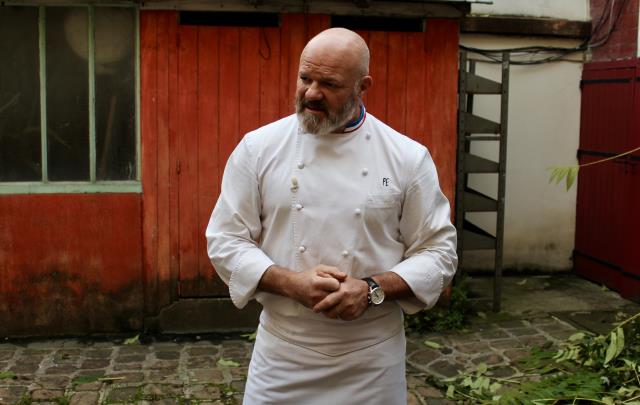 Philippe Etchebest reconnaît que « les conditions sont difficiles » pour les candidats de Top Chef.