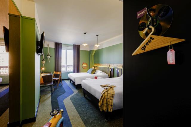 le Greet Hotel Lyon Confluence compte 79 chambres réparties en deux catégories, 'pure' et 'pop'.
