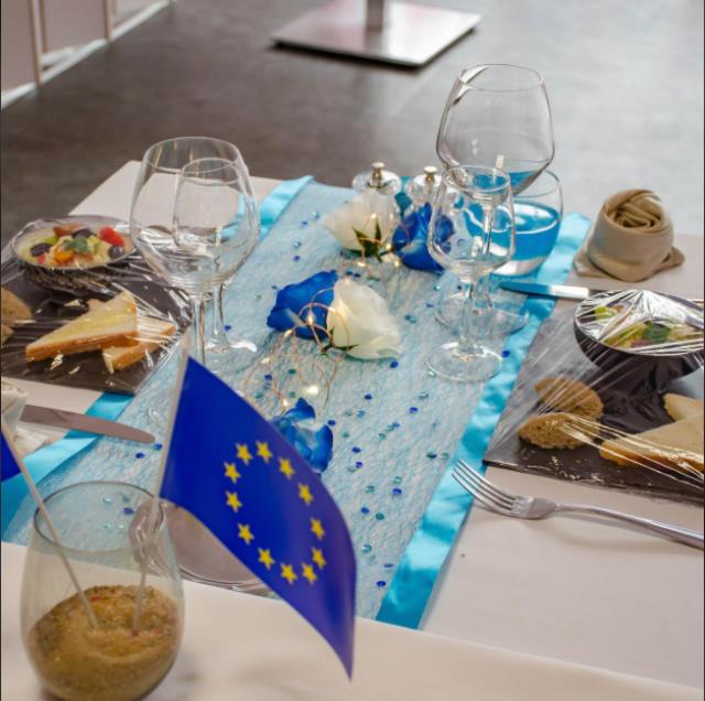 Les tables aux couleurs de l'Europe