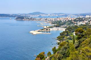 Le port de Toulon, la Seyne sur mer et la station balnéaire. Les hôteliers des 12 communes de la...
