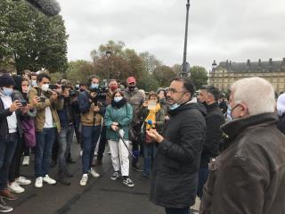 le restaurateur Stéphane Jégo et le président des cafetiers du GNI, Marcel Benezet (à droite sur la...