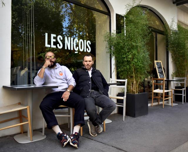 Luc Sananes (à gauche) et Olivier Chini, co-fondateurs du restaurant Les Niçois à Paris (11ème)