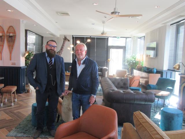 Pierrick Cardona, le directeur du Kopster (à gauche), et Jean-Claude Lavorel, le pdg du goupe Lavorel Hotels.