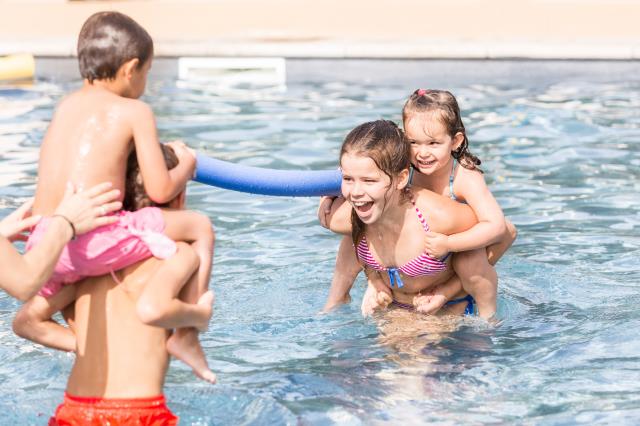 Terre Blanche a mis en place un Kids Club, un Teens Club, et bientôt un Tribu club.