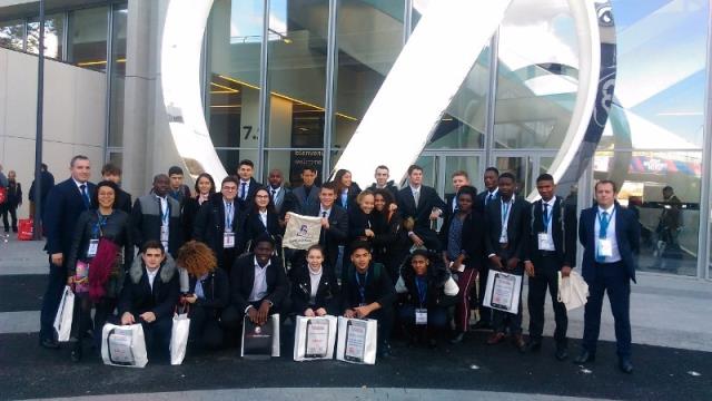 Les apprentis du CFA Belliard au salon EquipHotel