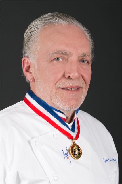 Joël Mauvigney (Meilleur Ouvrier de France Charcutier Traiteur et Traiteur), Président-Fondateur du concours et Président de la CNCT.