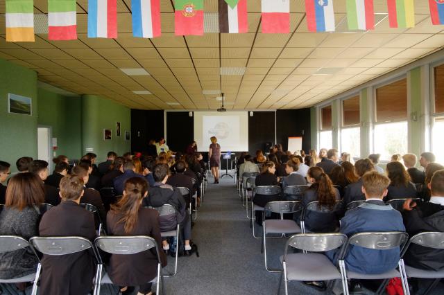 Conférences présentant Erasmus+, projet de l'établissement