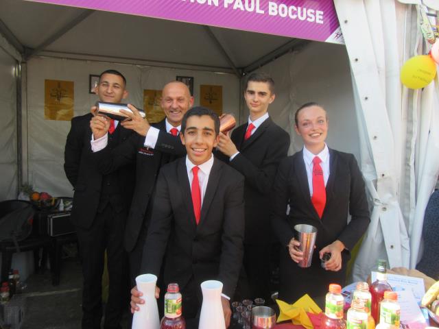 La veille de la course, les jeunes de la Fondation Paul Bocuse ont réalisé des démonstrations dans le village des Partenaires.