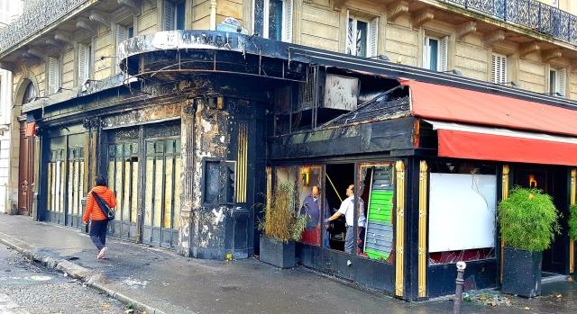 La brasserie la Belle Armée sur l'avenue de la Grande Armée a été totalement ravagée par les flammes