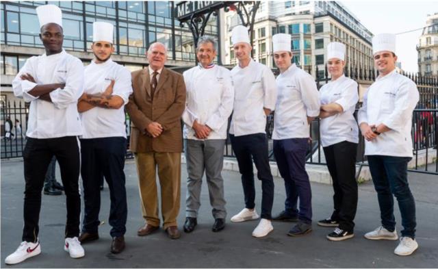 Les 6 finalistes du Challenge Foie Gras 2018  avec André Daguin, Président du Jury et Guy Legay, MOF et ex-Chef du Ritz à Paris. Le Palmarès du Challenge Foie Gras 2018 des Jeunes Créateurs Culinaires