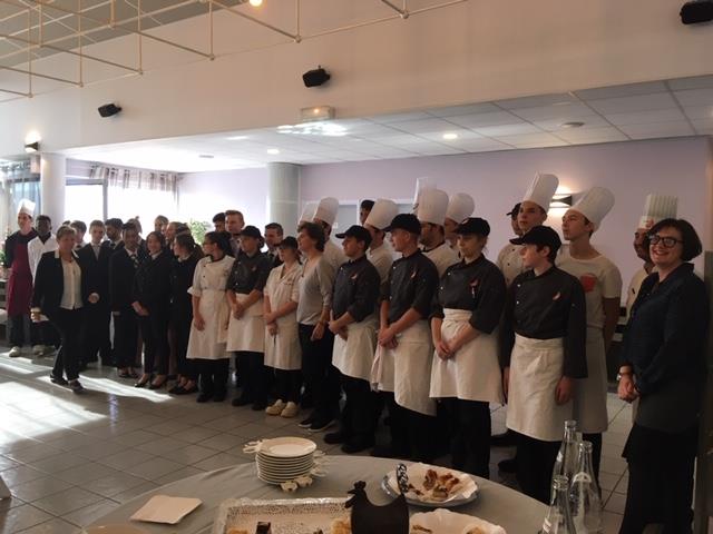 la Ministre des Sports, Roxana Maracineanu et les élèves Baccalauréat Professionnel Restauration