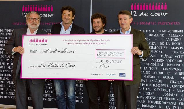 De g à d : Patrice Blanc, Président des Restos du Coeur, Patrick Bruel, Romain Colucci et Pierre-Henry Gagey.