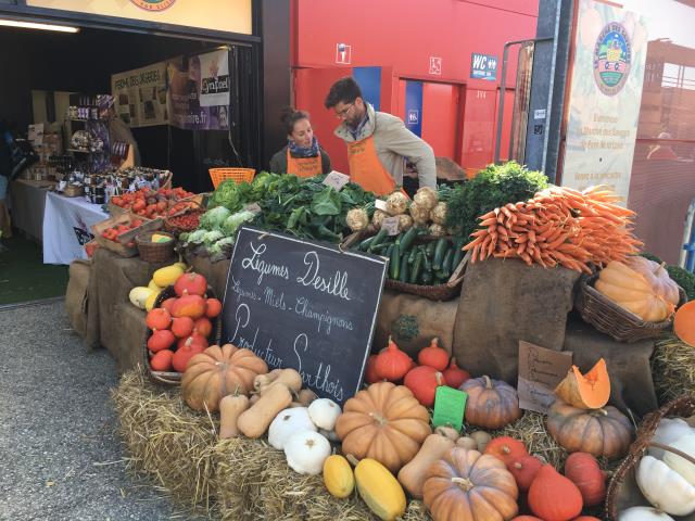 Un marché a été organisé pour permettre aux producteurs et aux chefs de la région de se rencontrer.