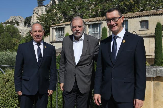 Jean-André Charial (au centre) pour une symbolique passation de pouvoir entre Gilles Ozzello et Alain Gousse.