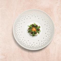 Blancs-mangers d'oeuf, coulis petit-pois-sarriette et caviar golden