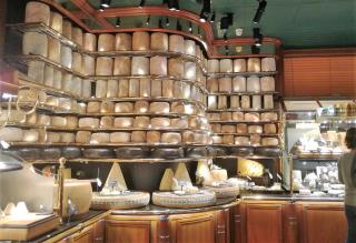 Le seul restaurant au monde proposant une sélection de 110 fromages