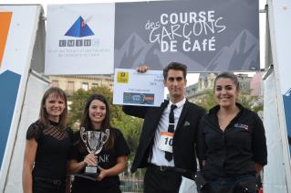 Un podium très féminin cette année ! Ici, Pierre Gaillard, le grand gagnant et les trois lauréates...